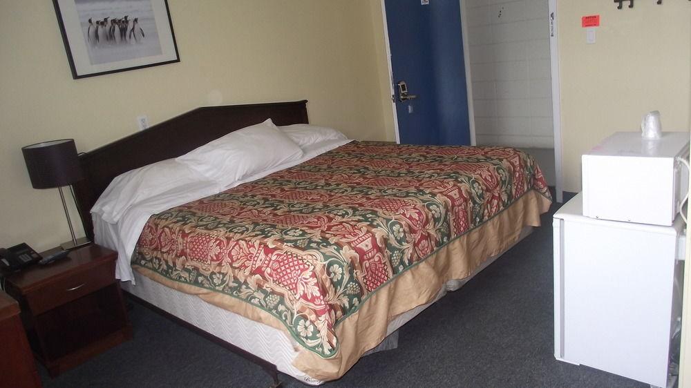 Empress Inn & Suites by the Falls