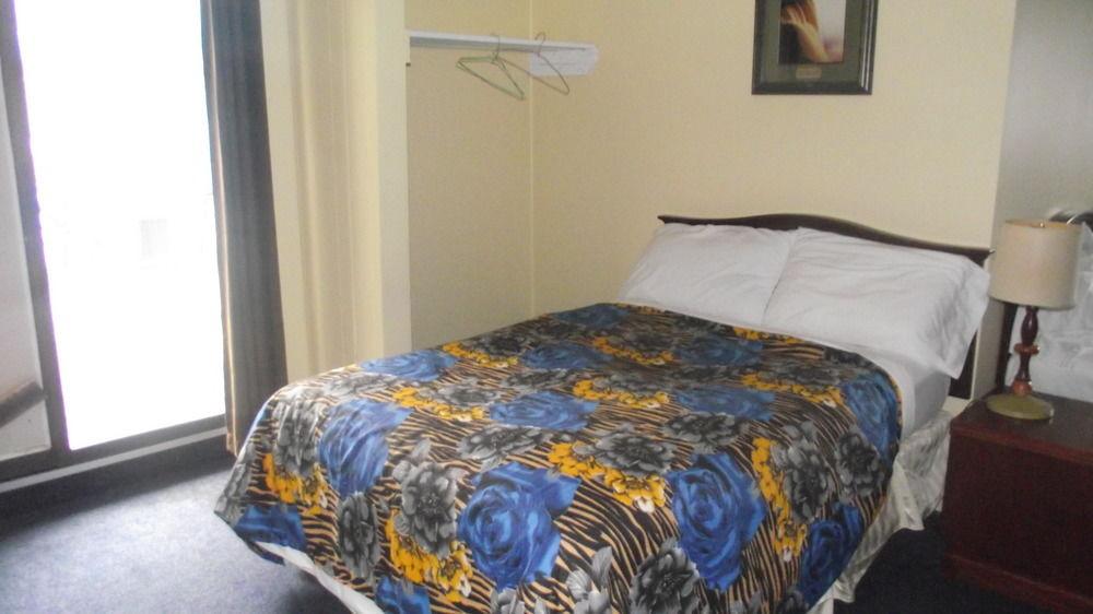 Empress Inn & Suites by the Falls