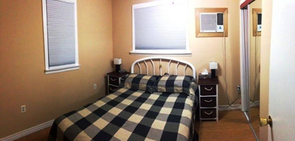 Niagara Falls Cottage Rental - Pine Tree House