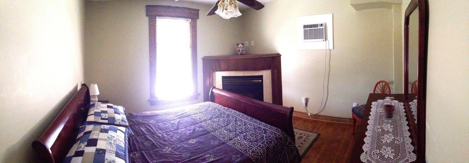Niagara Falls Cottage Rental - Pine Tree House