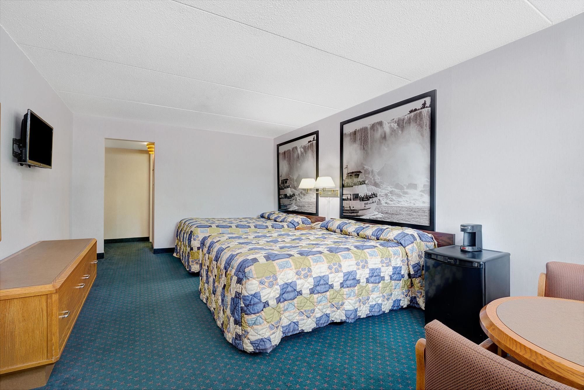 Super 8 by Wyndham Niagara Falls North