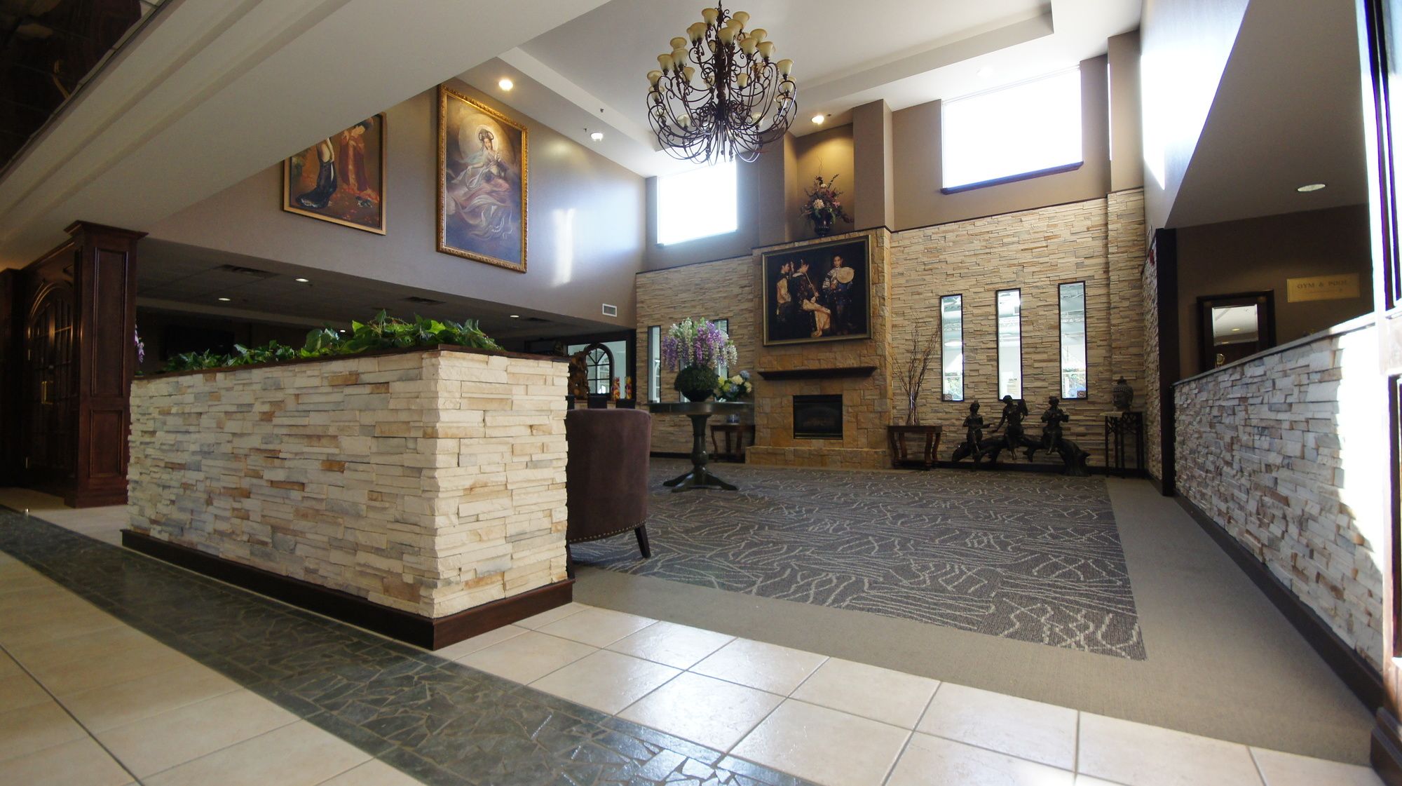 The Peninsula Inn & Resort