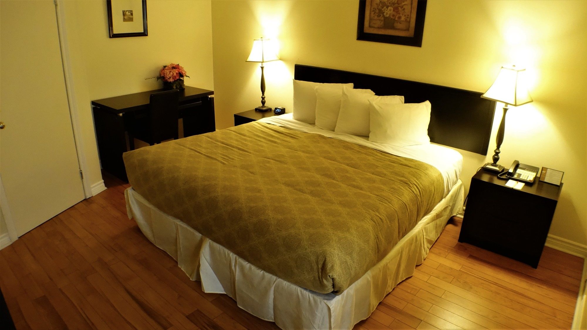 The Peninsula Inn & Resort