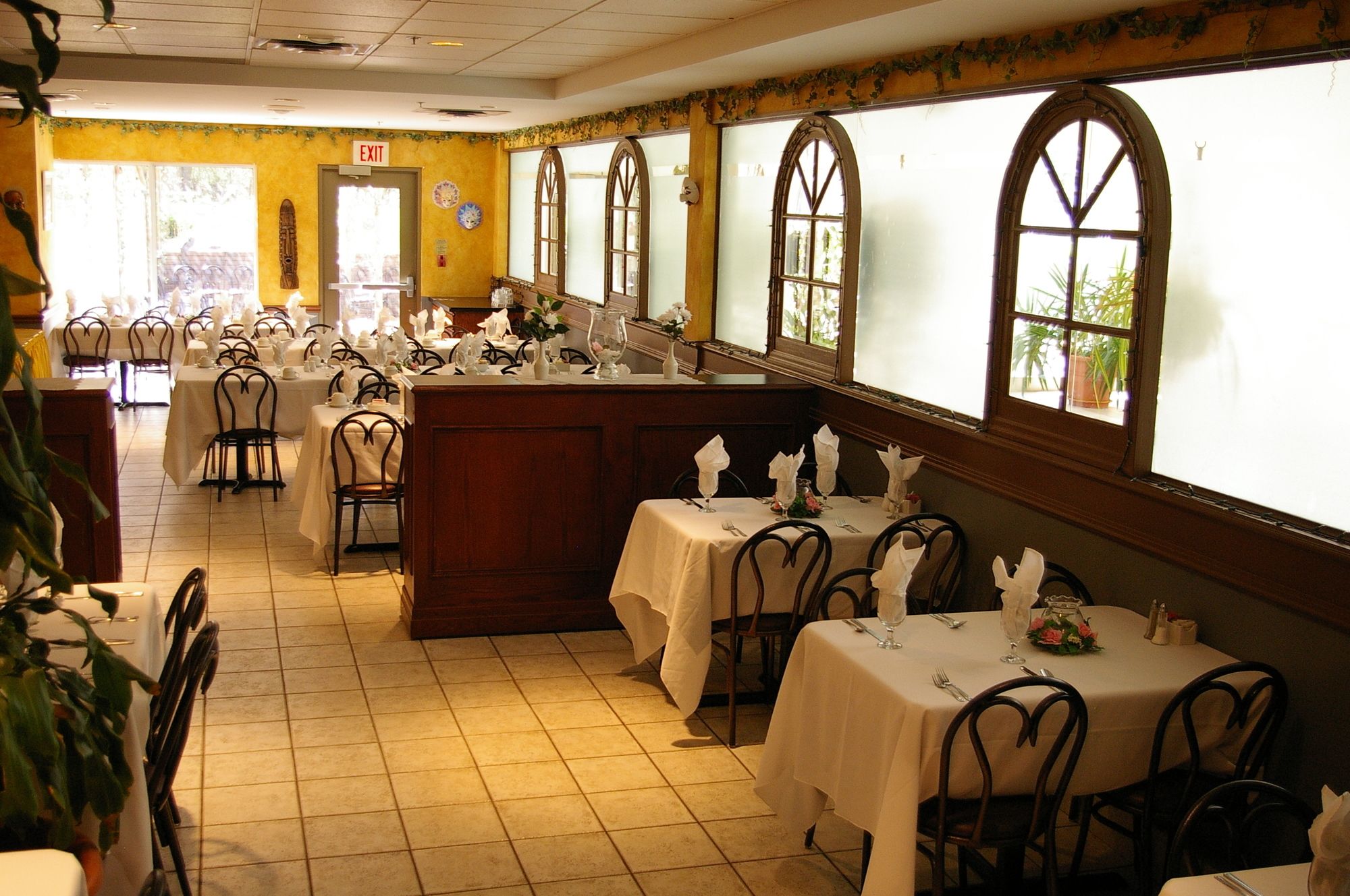 The Peninsula Inn & Resort