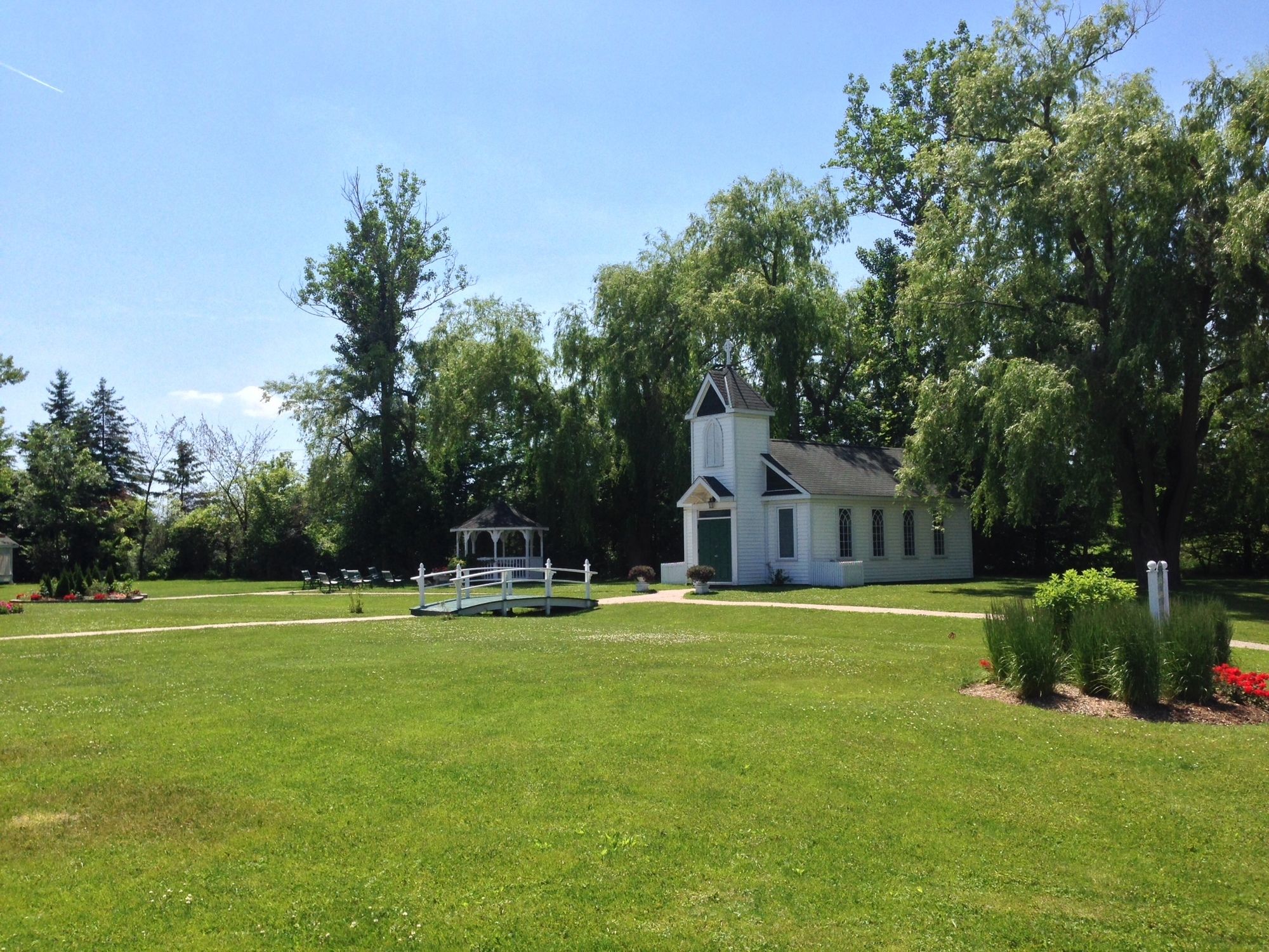 The Peninsula Inn & Resort