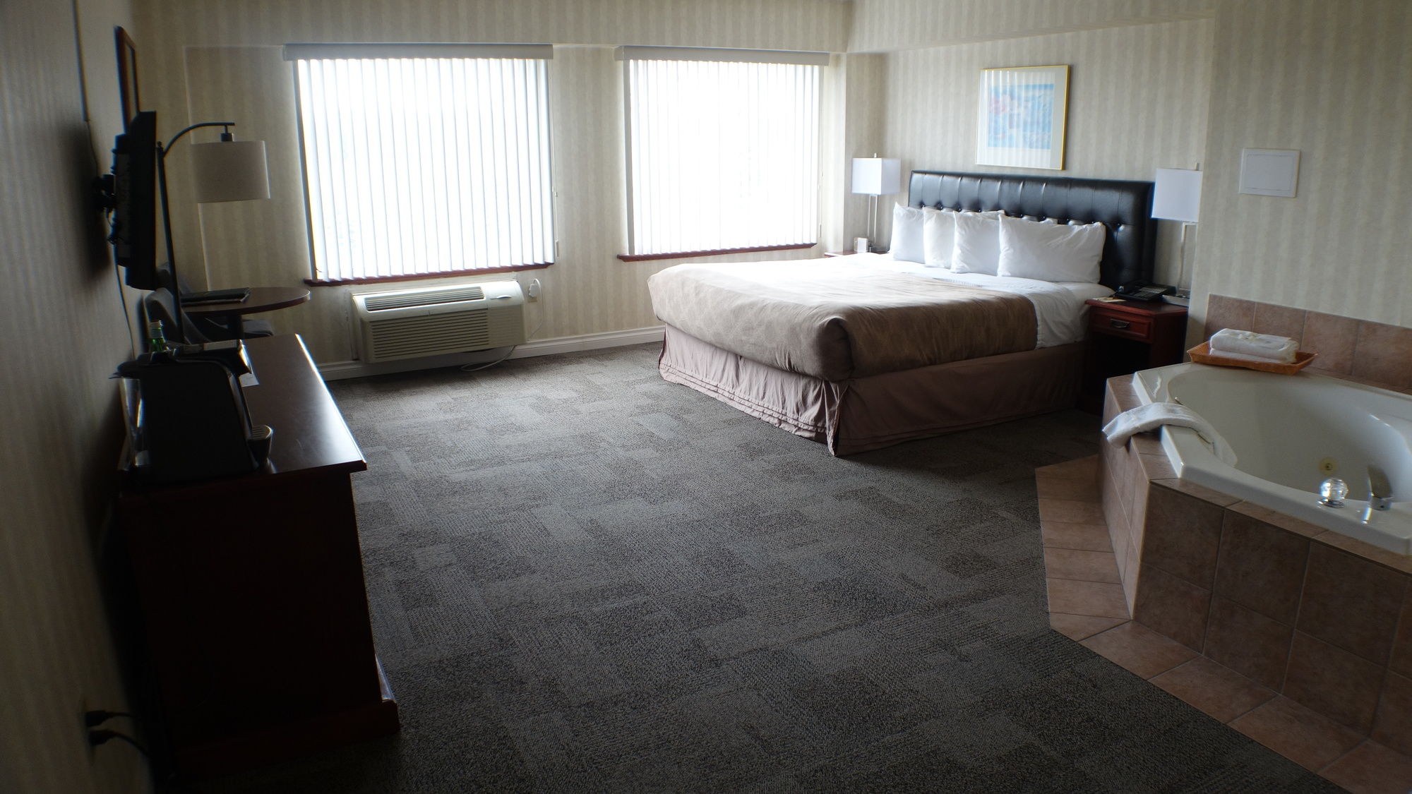The Peninsula Inn & Resort