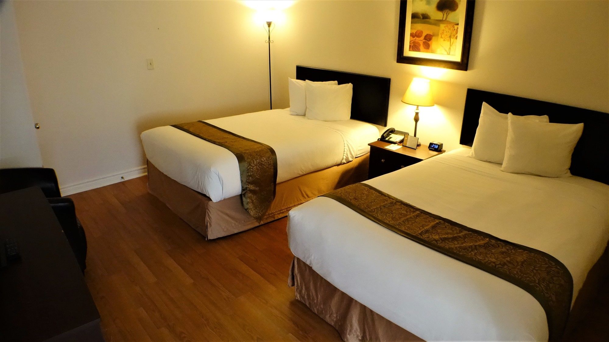 The Peninsula Inn & Resort