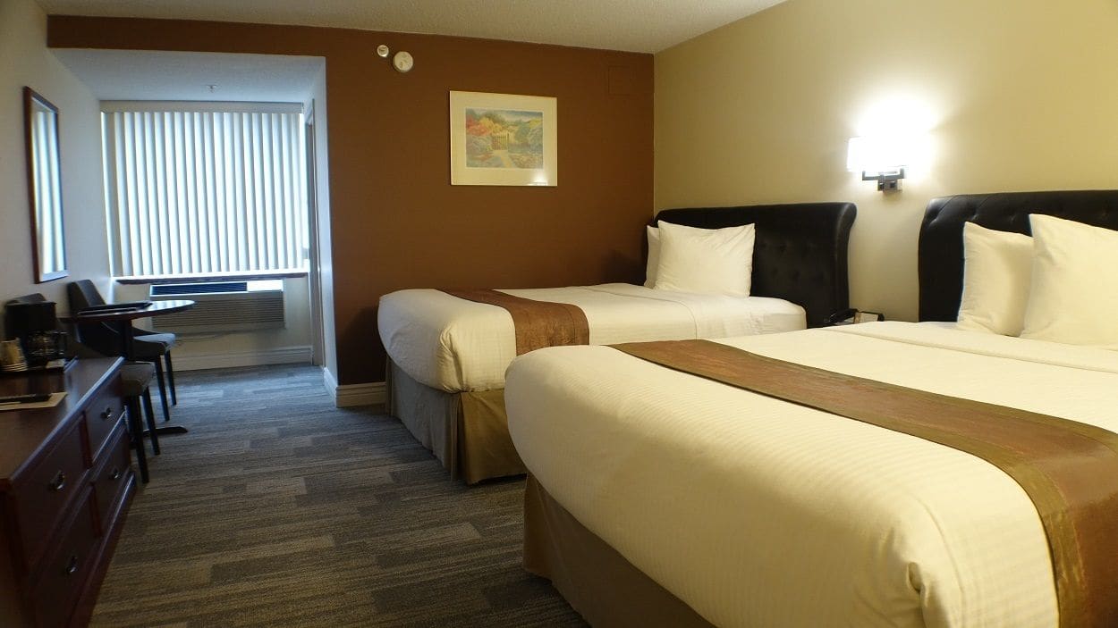 The Peninsula Inn & Resort