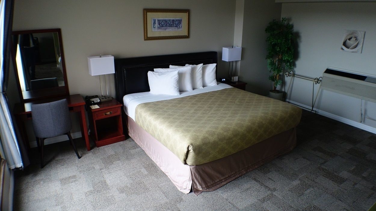 The Peninsula Inn & Resort