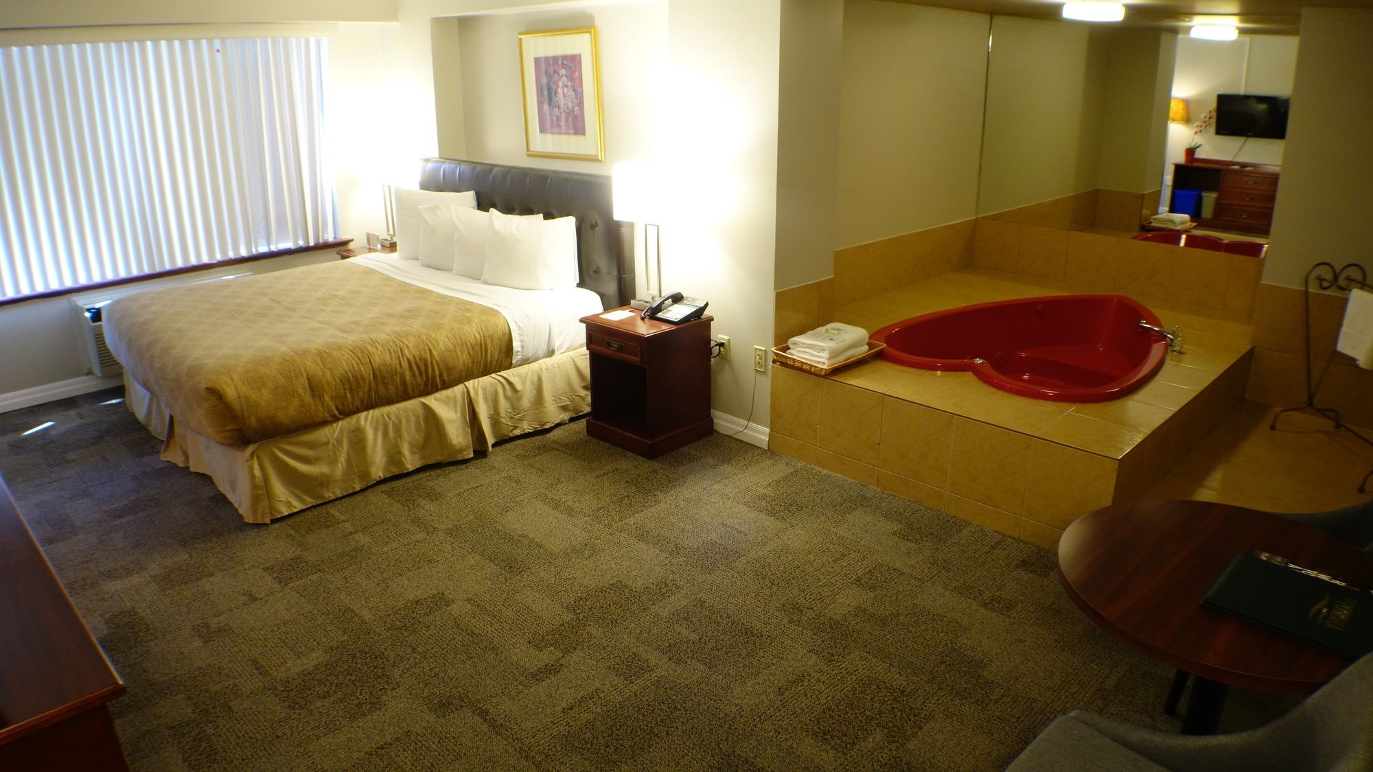 The Peninsula Inn & Resort