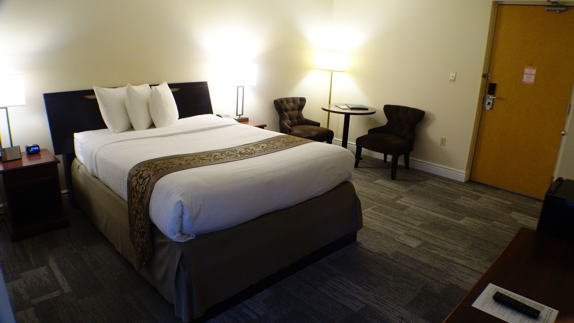 The Peninsula Inn & Resort