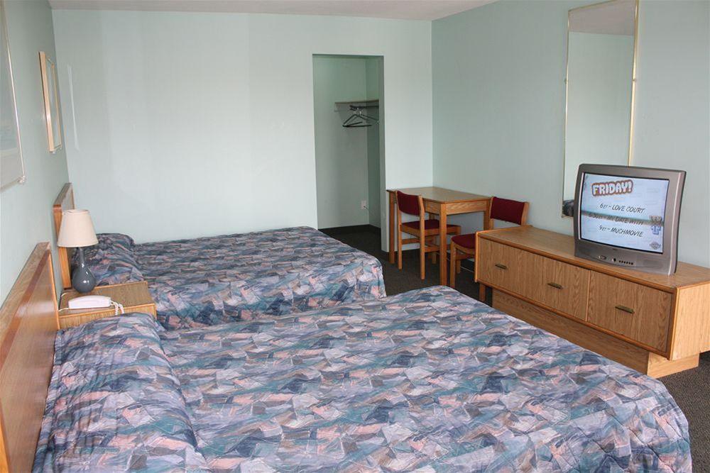 Tropicana Inn