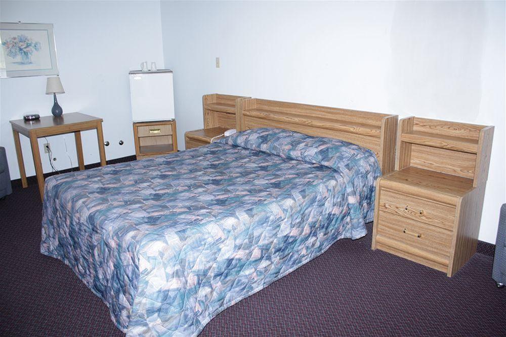 Tropicana Inn