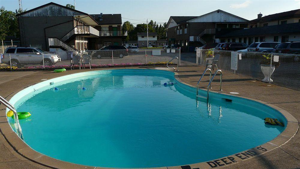 Tropicana Inn