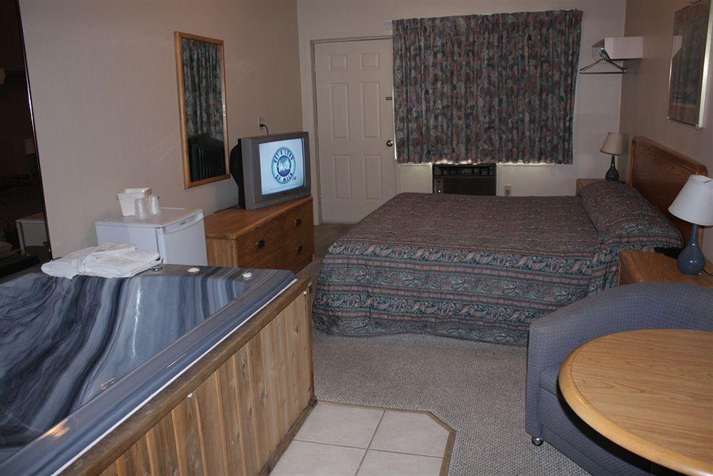 Tropicana Inn