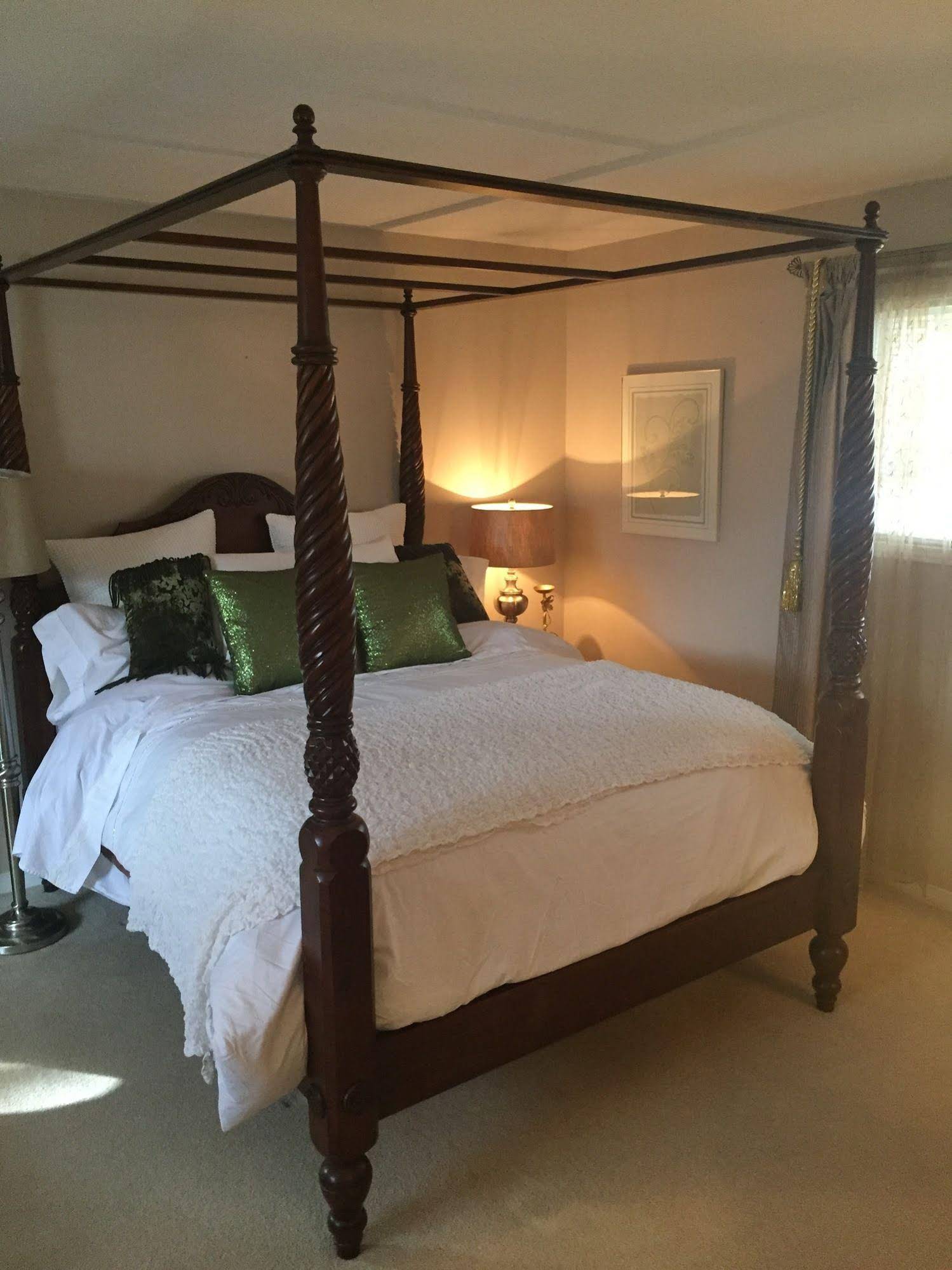Niagara-on-the-Lake Furnished Rentals & Suites