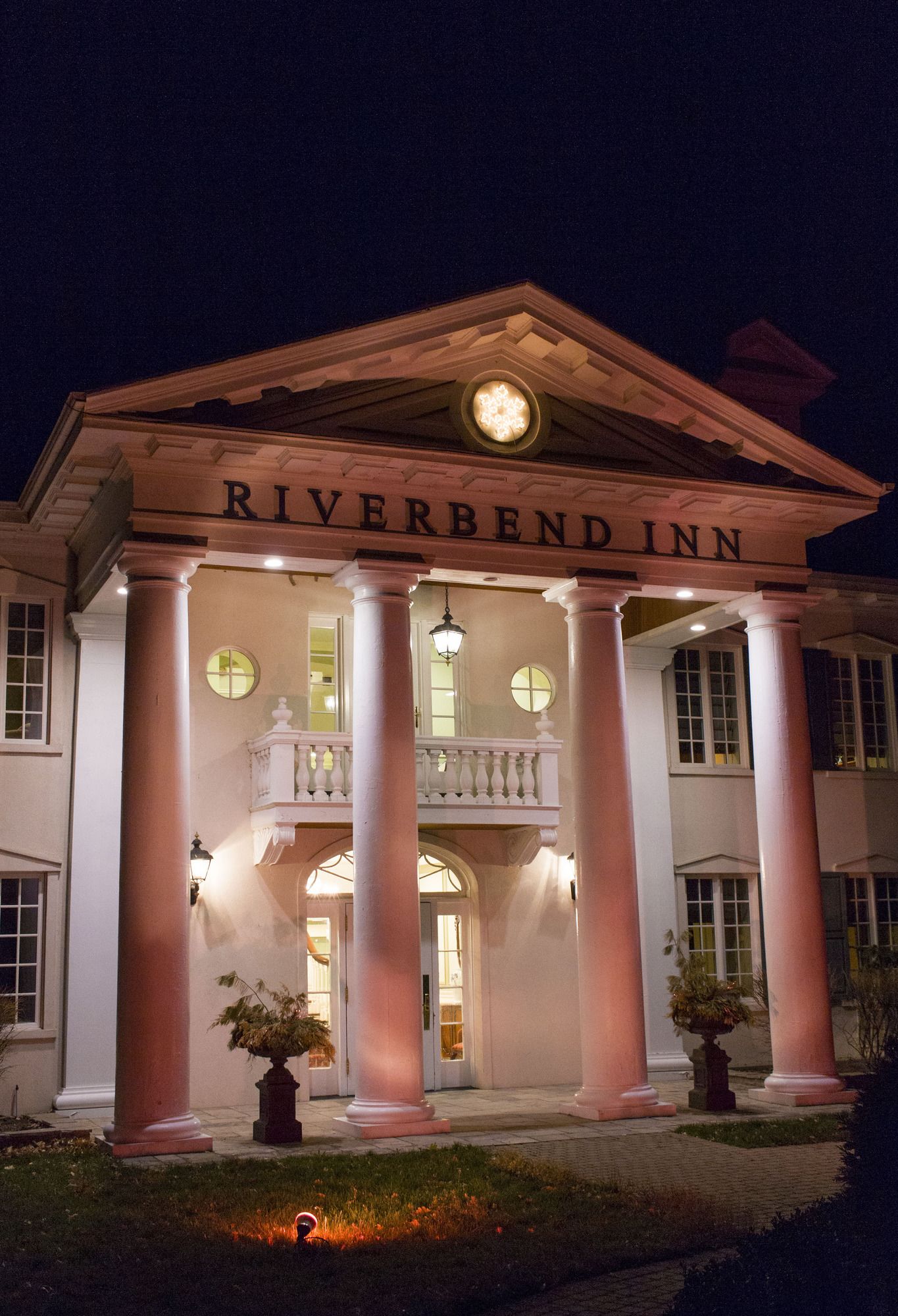 Riverbend Inn & Vineyard