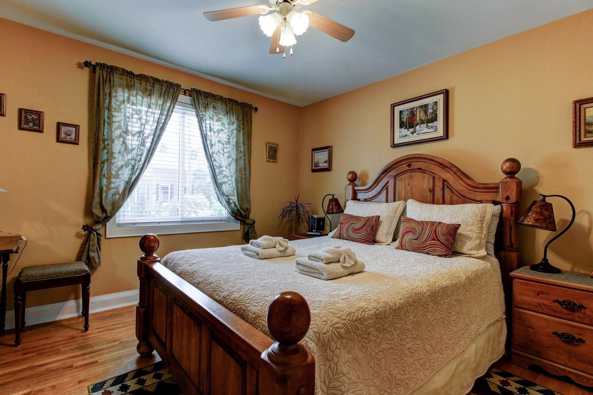 Williams Gate Bed & Breakfast Private Suites
