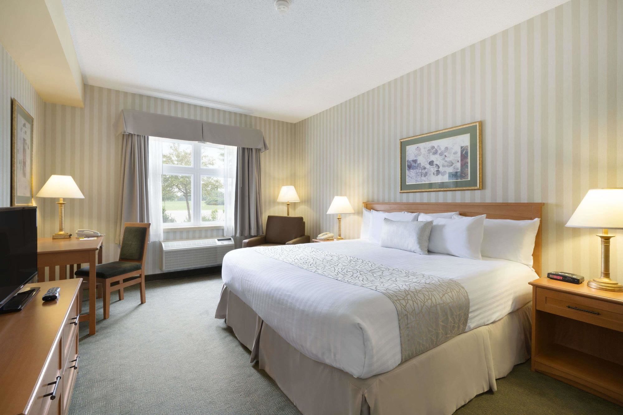 Days Inn by Wyndham Orillia