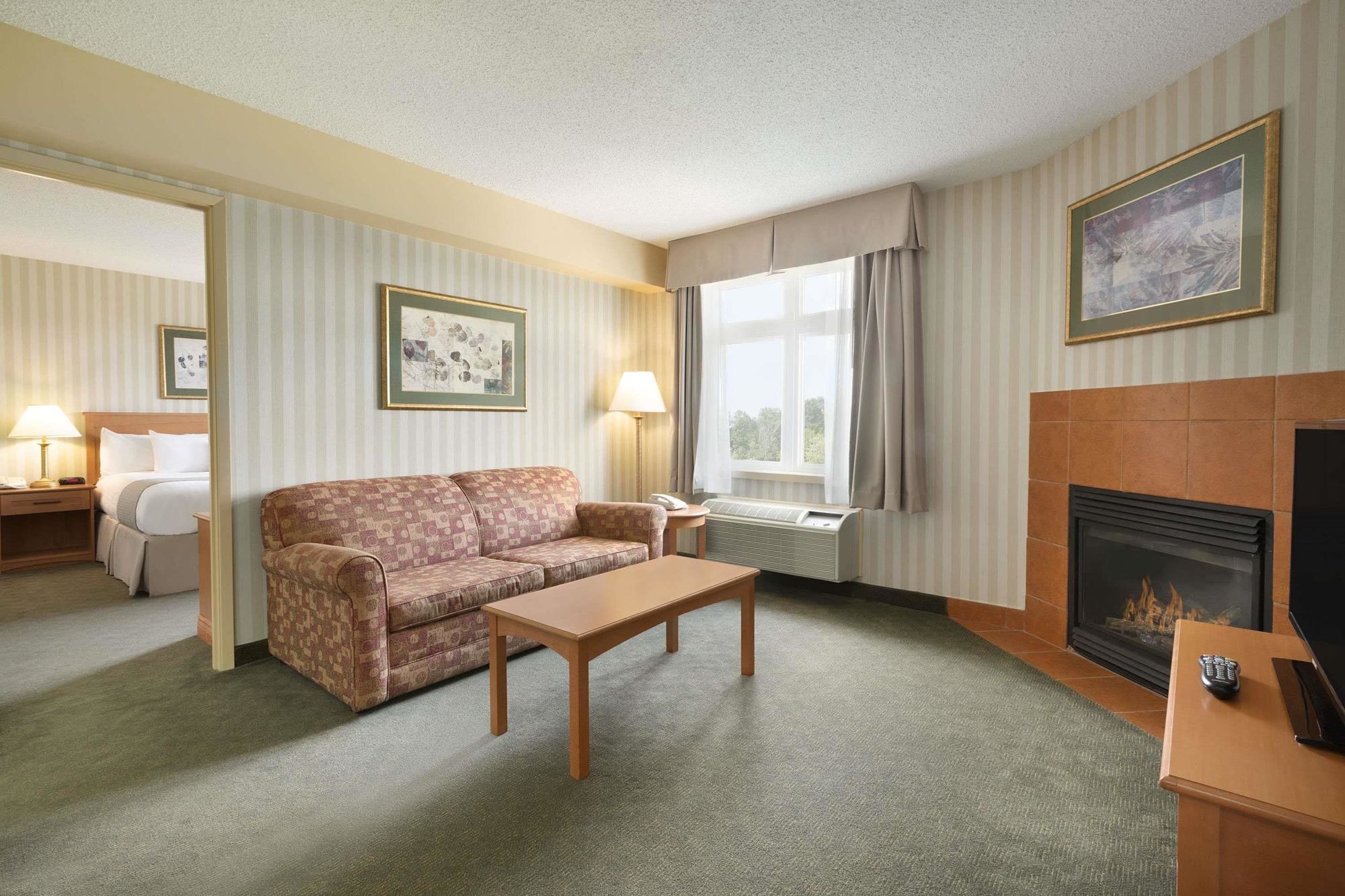 Days Inn by Wyndham Orillia