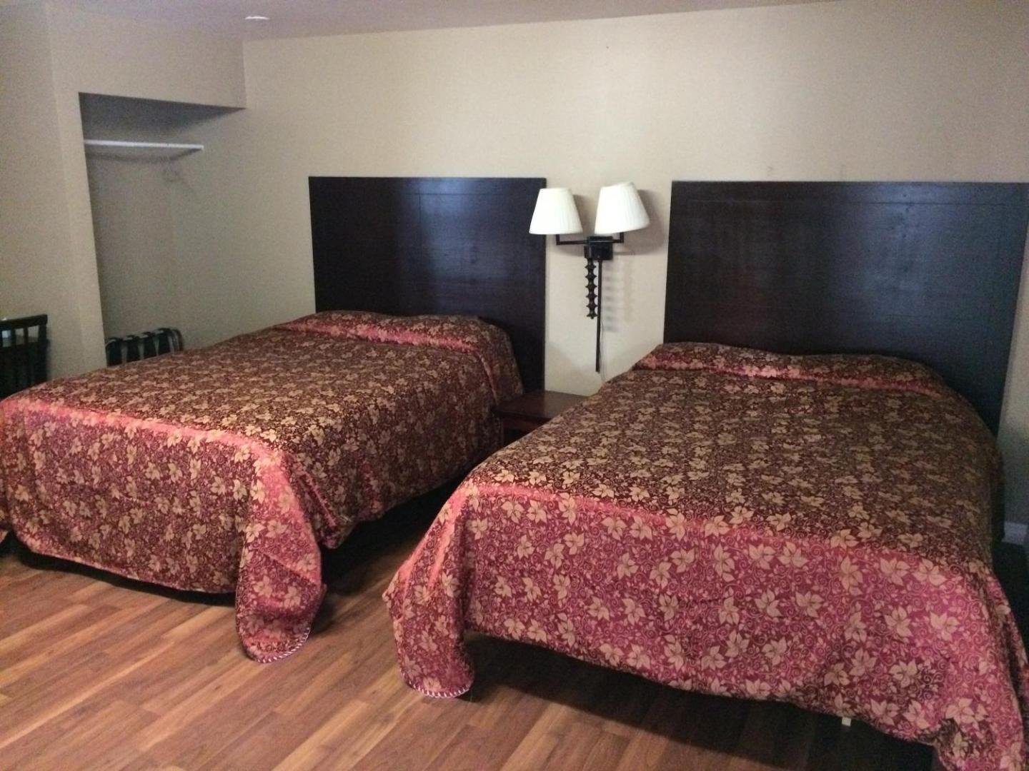 Knights Inn Oshawa