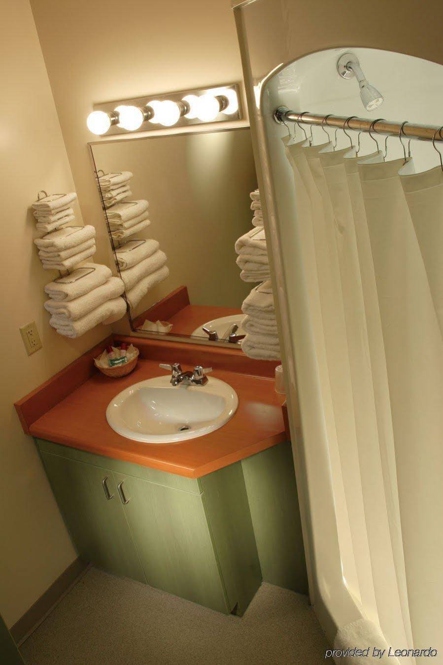 Residence & Conference Centre – Oshawa