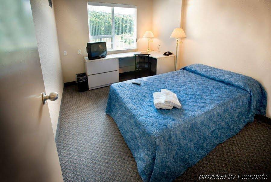 Residence & Conference Centre – Oshawa