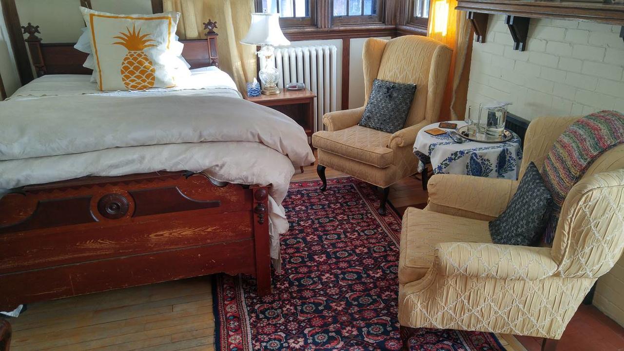 Ashbury House Bed and Breakfast