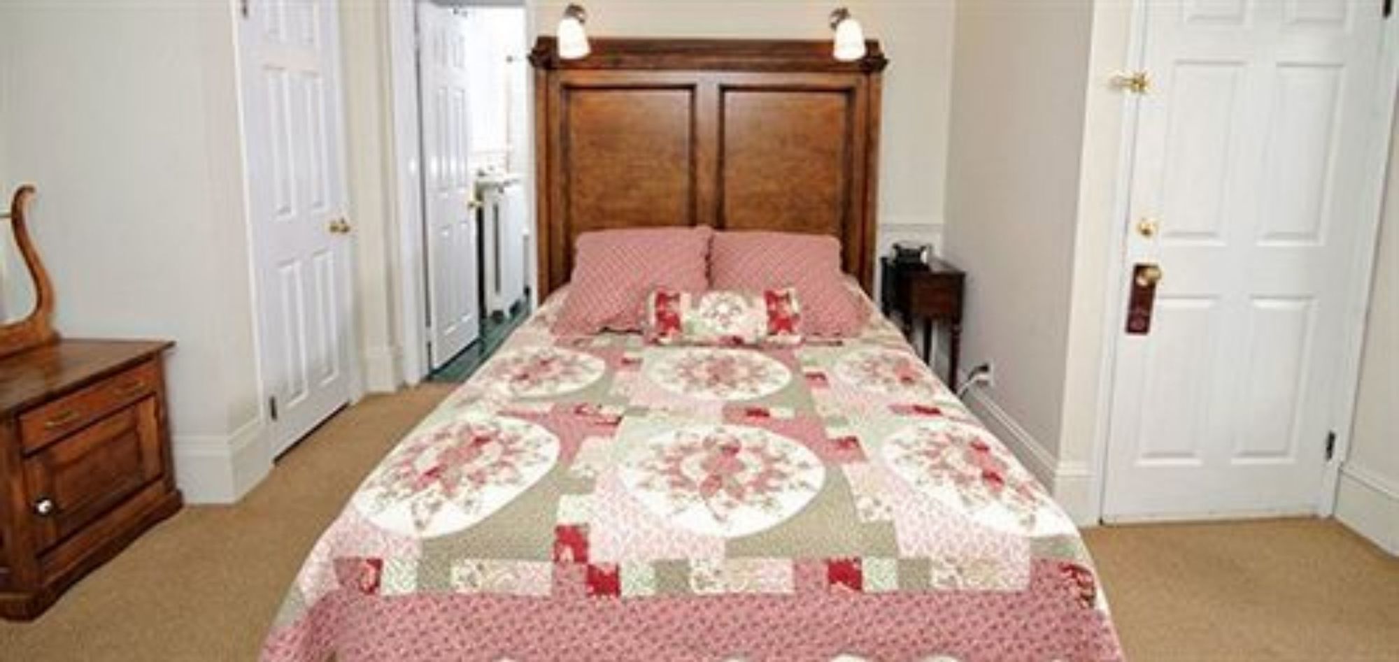 Auberge Mcgee's Inn
