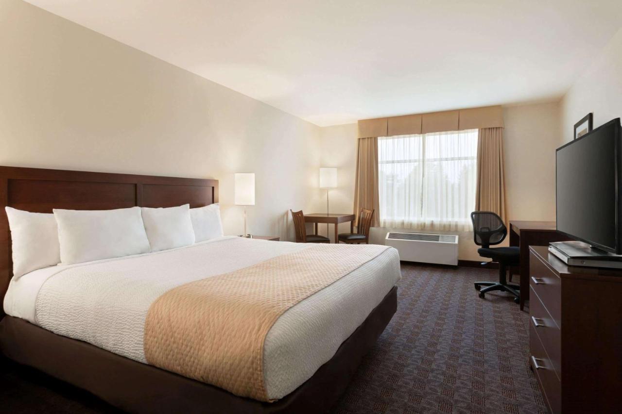 Days Inn by Wyndham Ottawa Airport