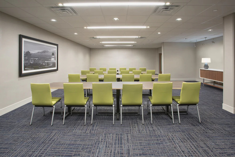 Holiday Inn Express & Suites Downtown Ottawa East