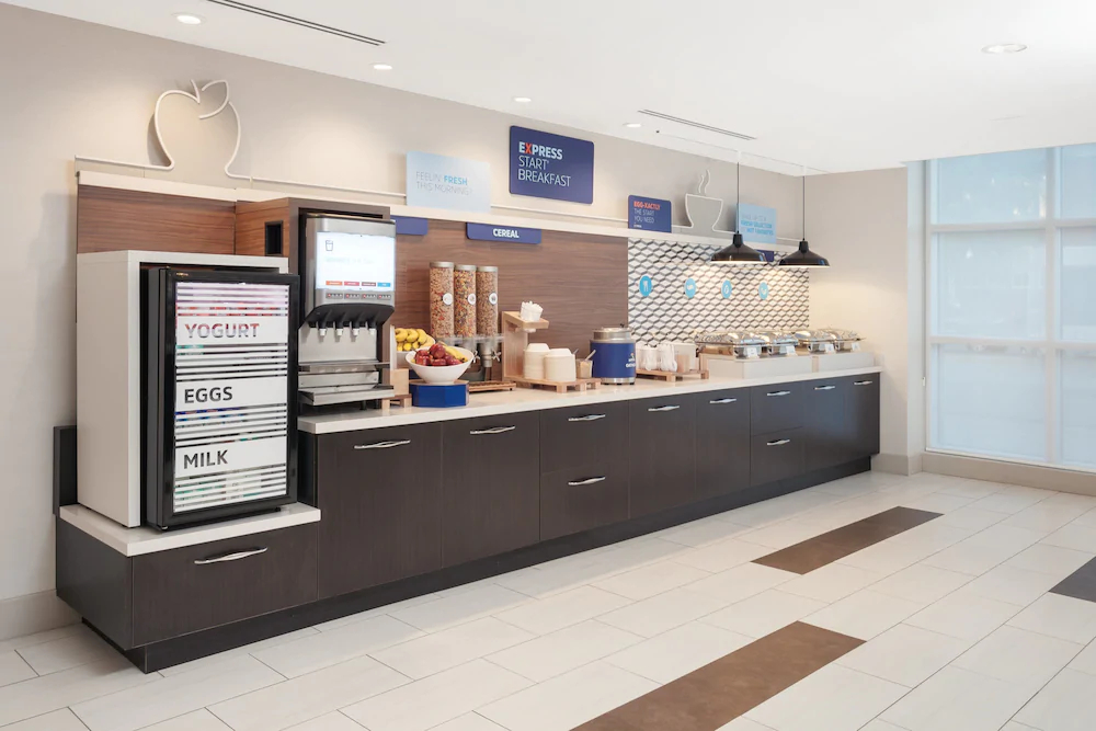 Holiday Inn Express & Suites Downtown Ottawa East