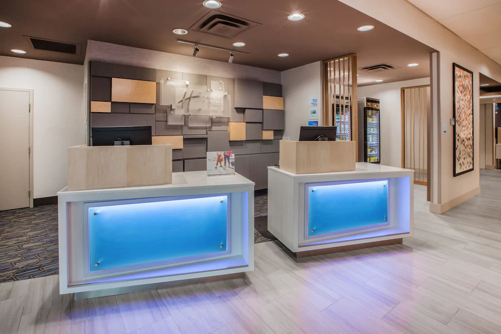 Holiday Inn Express & Suites Downtown Ottawa East