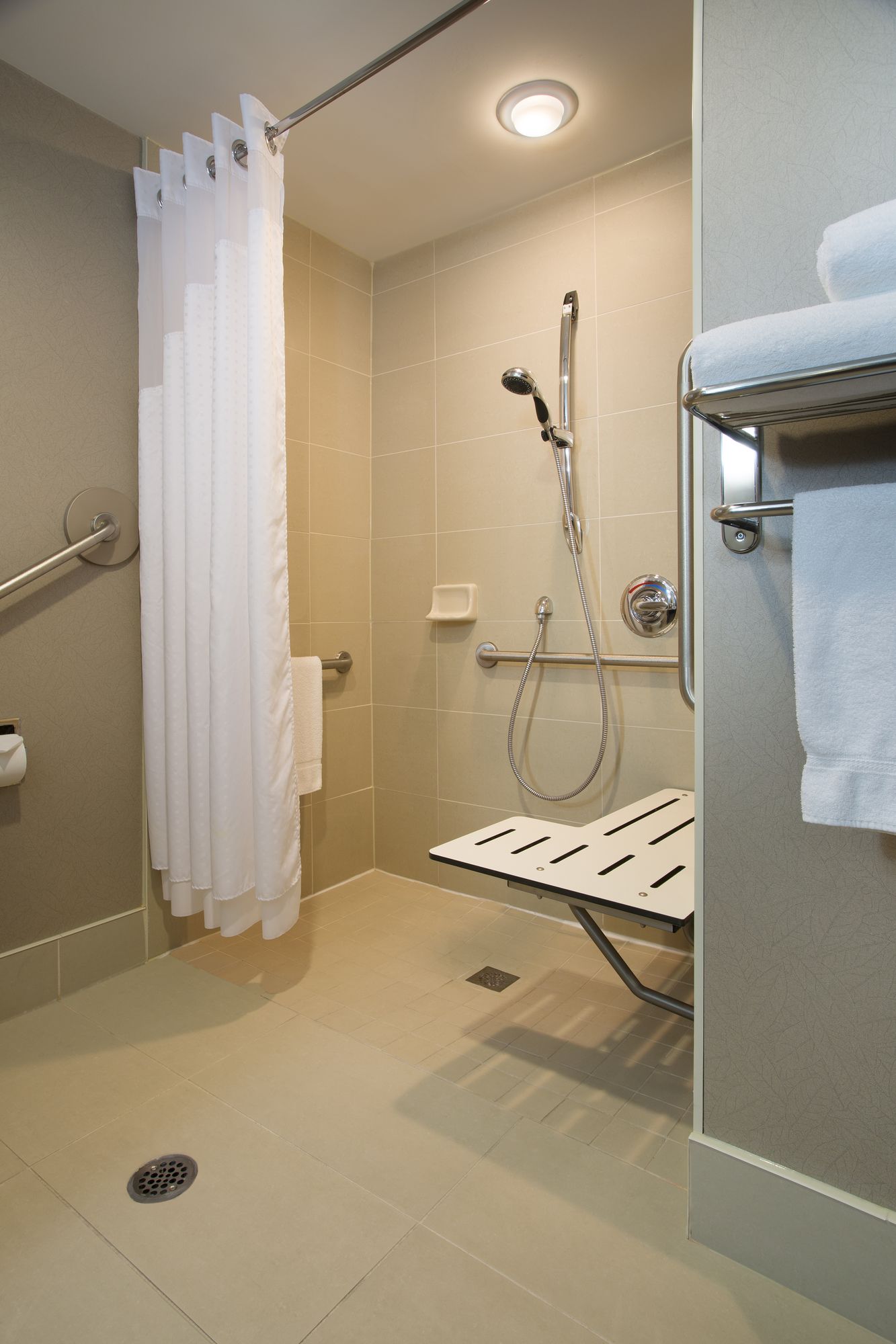 Holiday Inn Express & Suites Ottawa West - Nepean