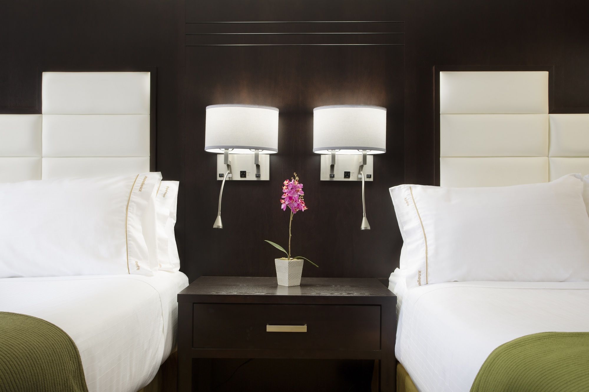 Holiday Inn Express & Suites Ottawa West - Nepean