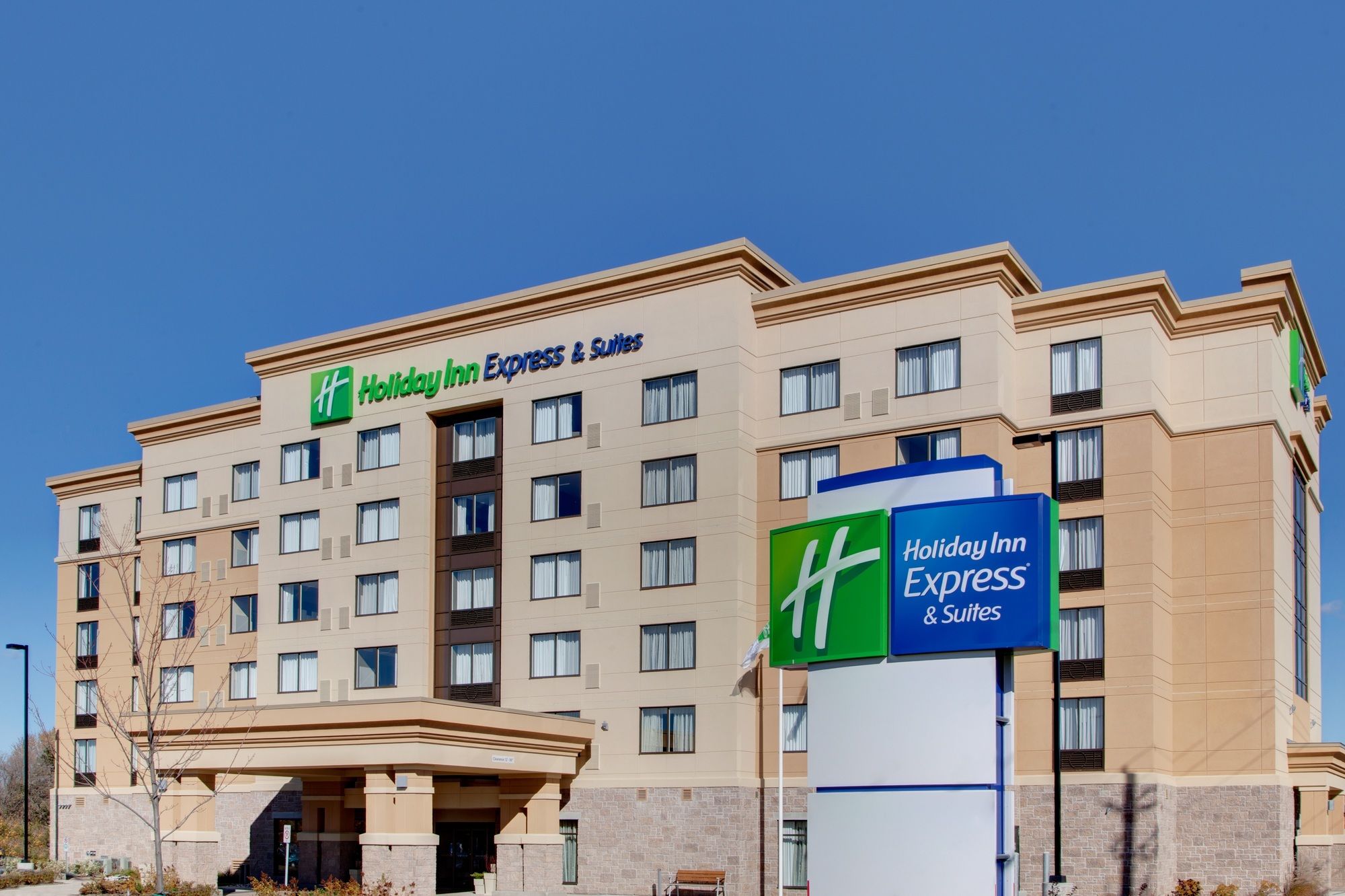 Holiday Inn Express & Suites Ottawa West - Nepean