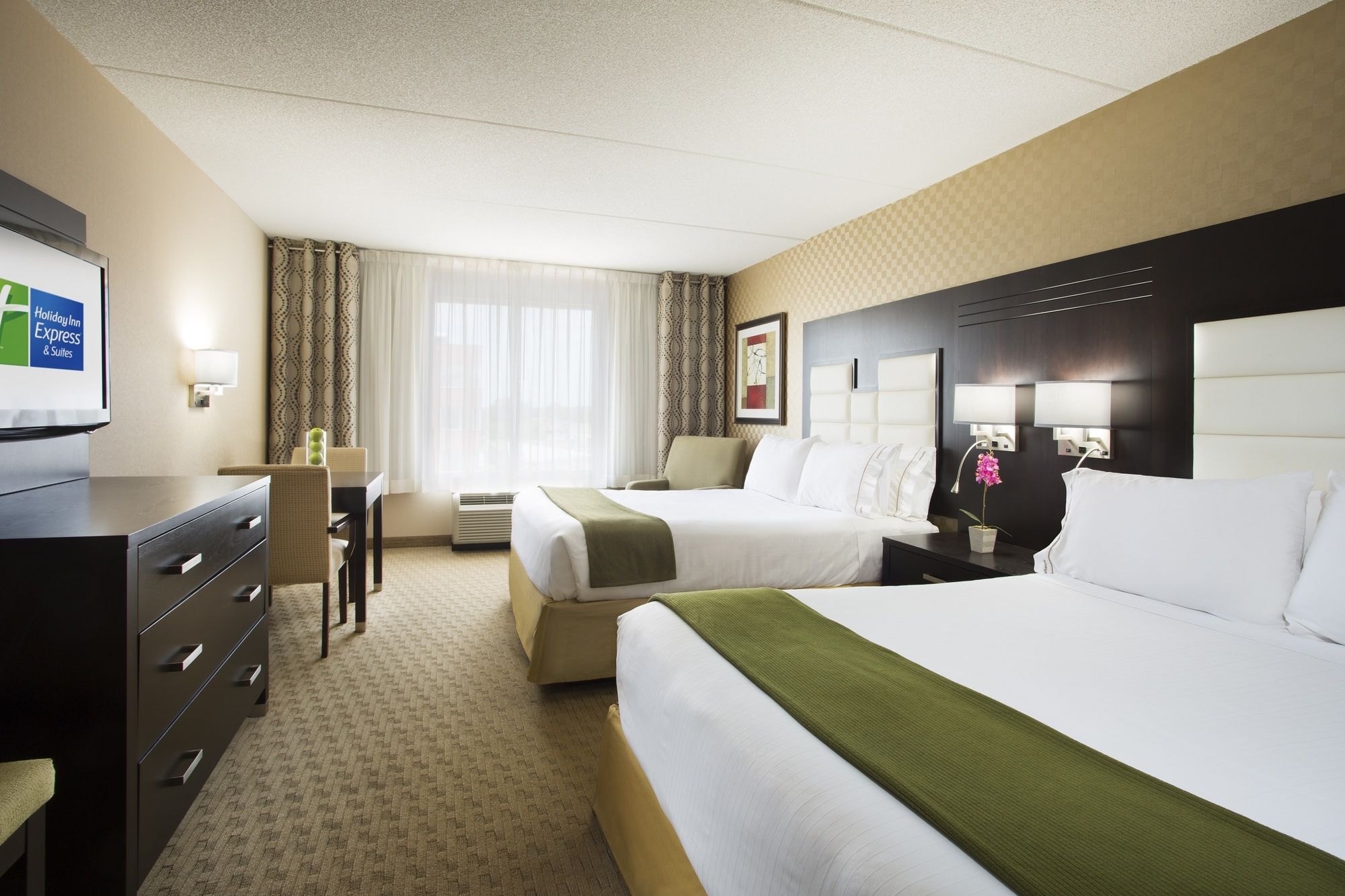 Holiday Inn Express & Suites Ottawa West - Nepean
