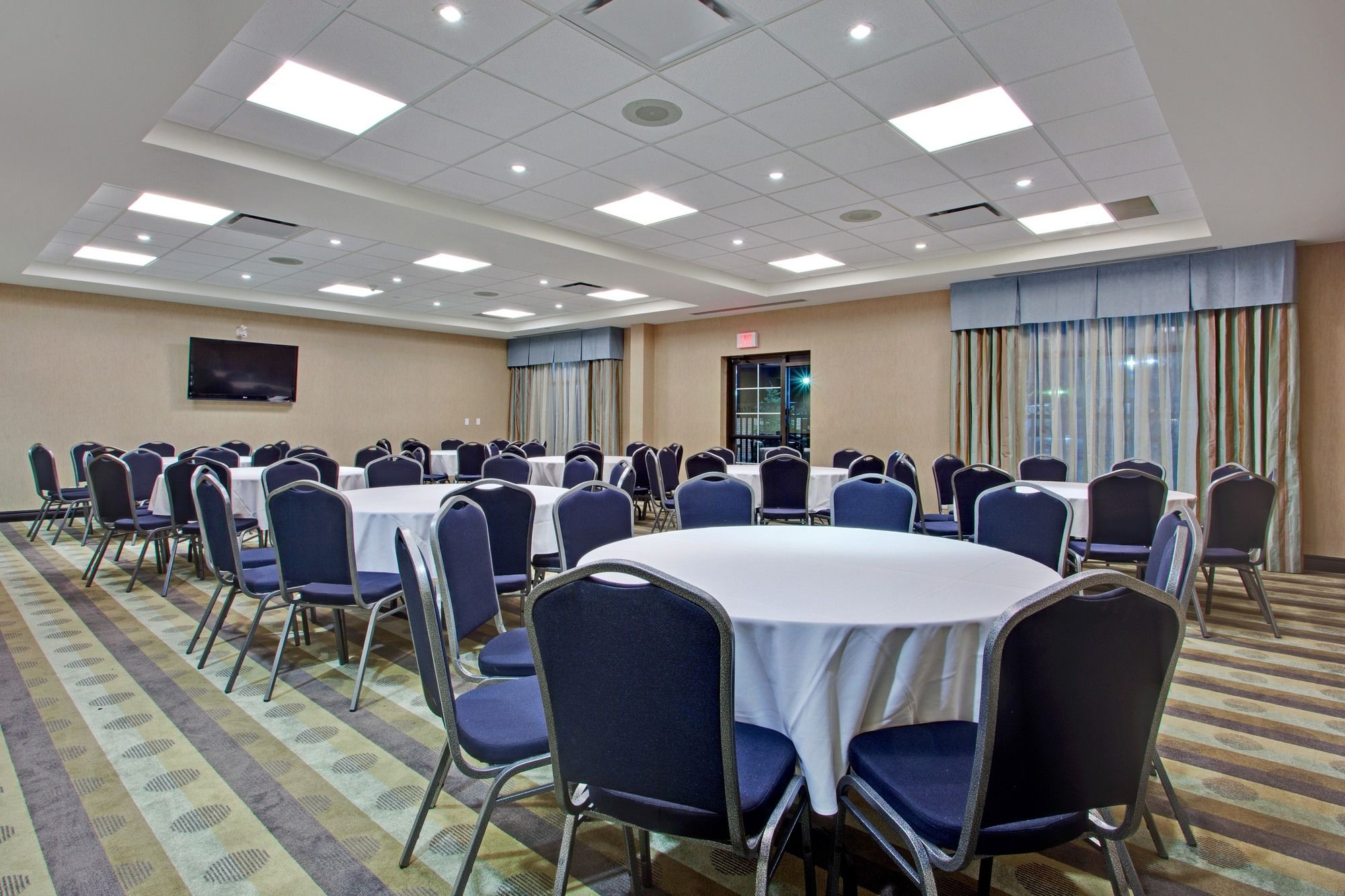 Holiday Inn Express & Suites Ottawa West - Nepean