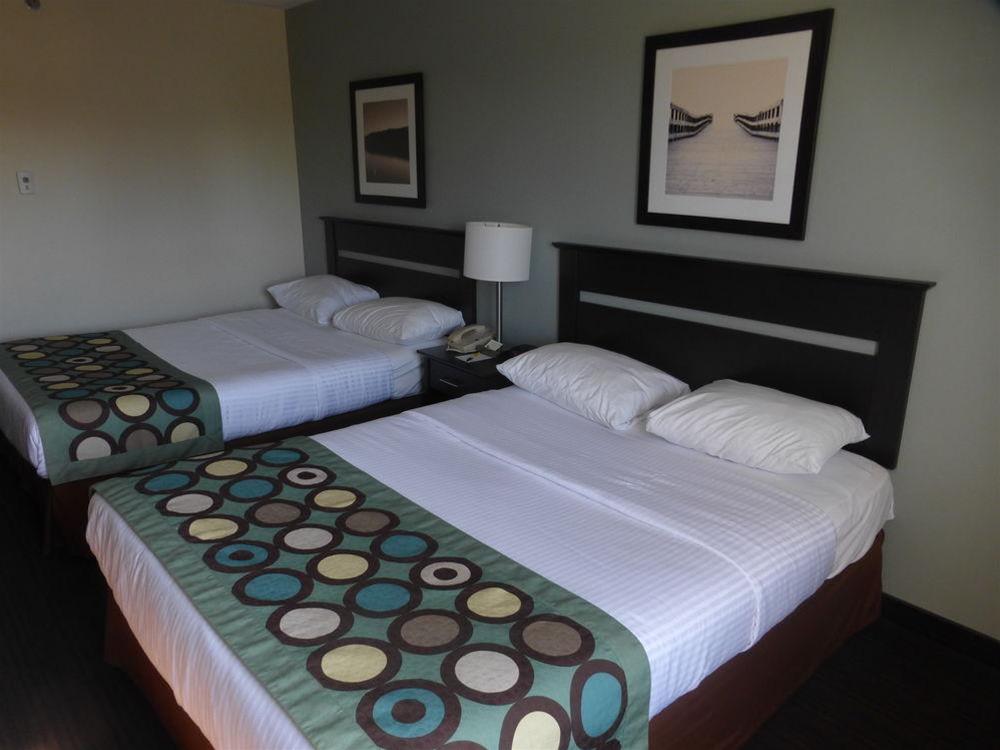 Super 8 by Wyndham Peterborough