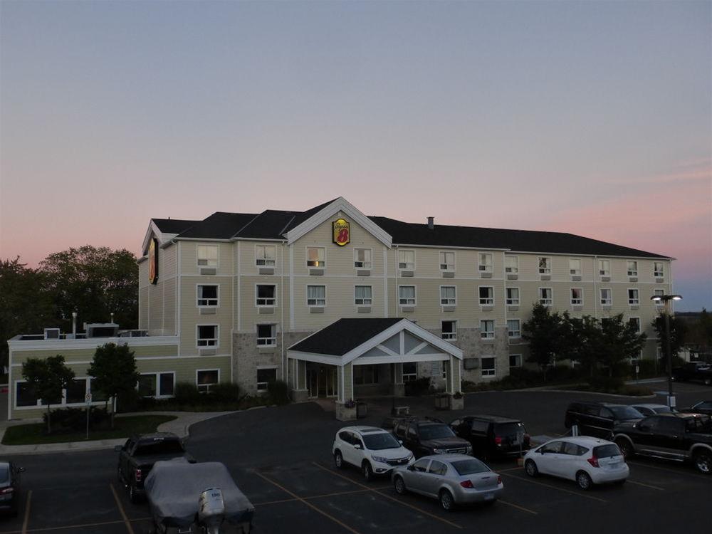 Super 8 by Wyndham Peterborough