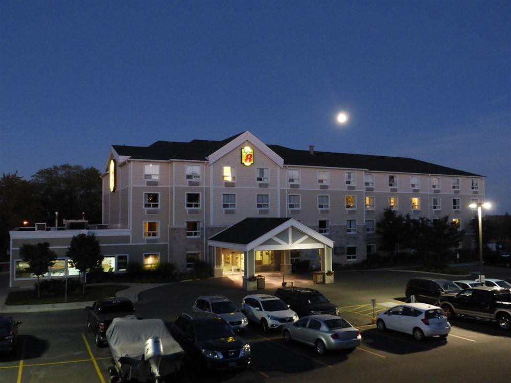 Super 8 by Wyndham Peterborough