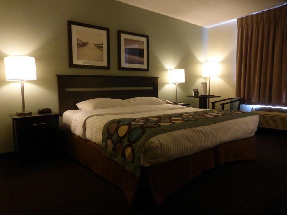 Super 8 by Wyndham Peterborough
