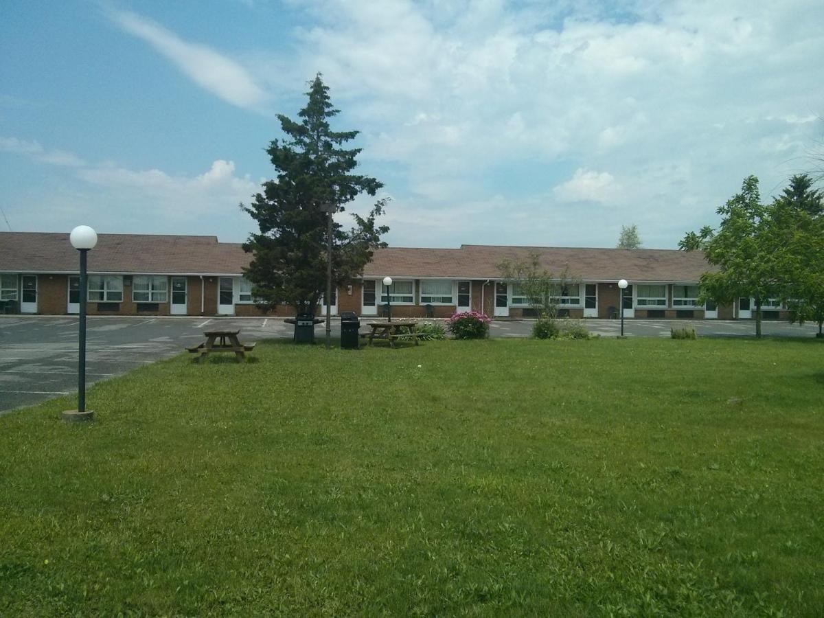 Knights Inn Port Colborne