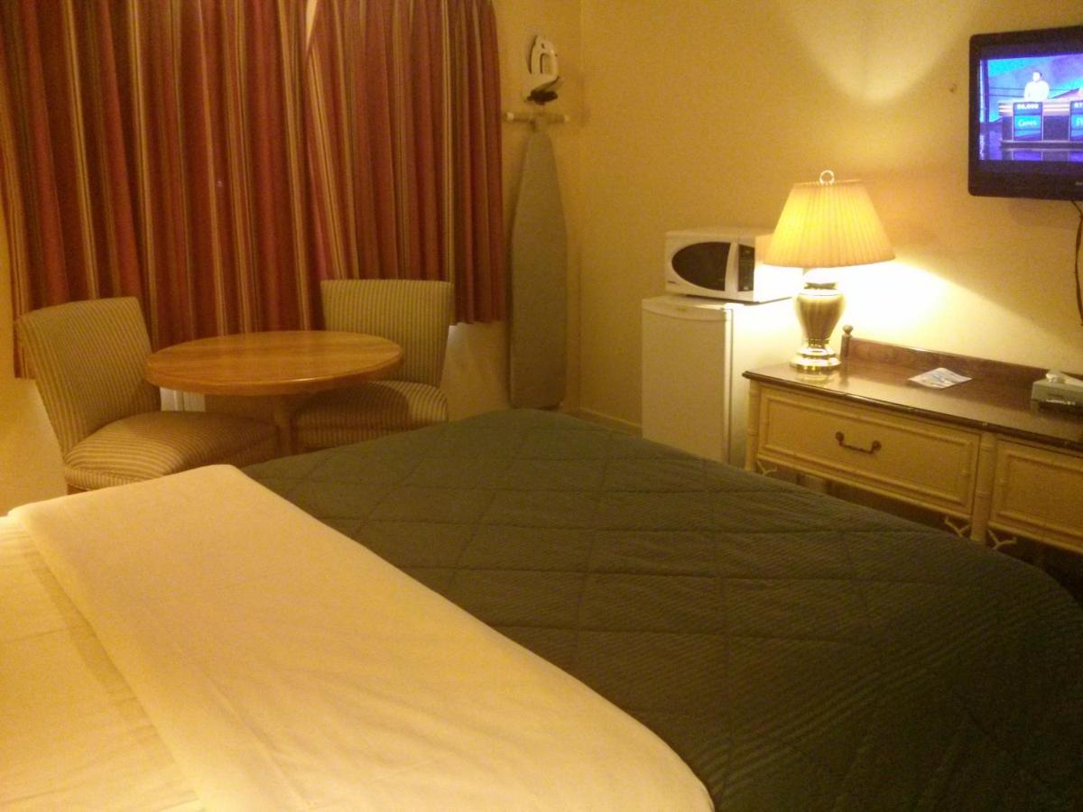 Knights Inn Port Colborne