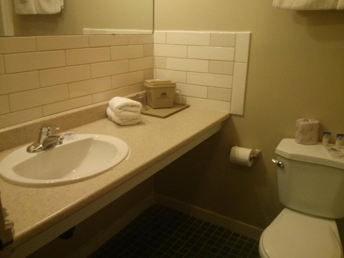 Knights Inn Port Colborne