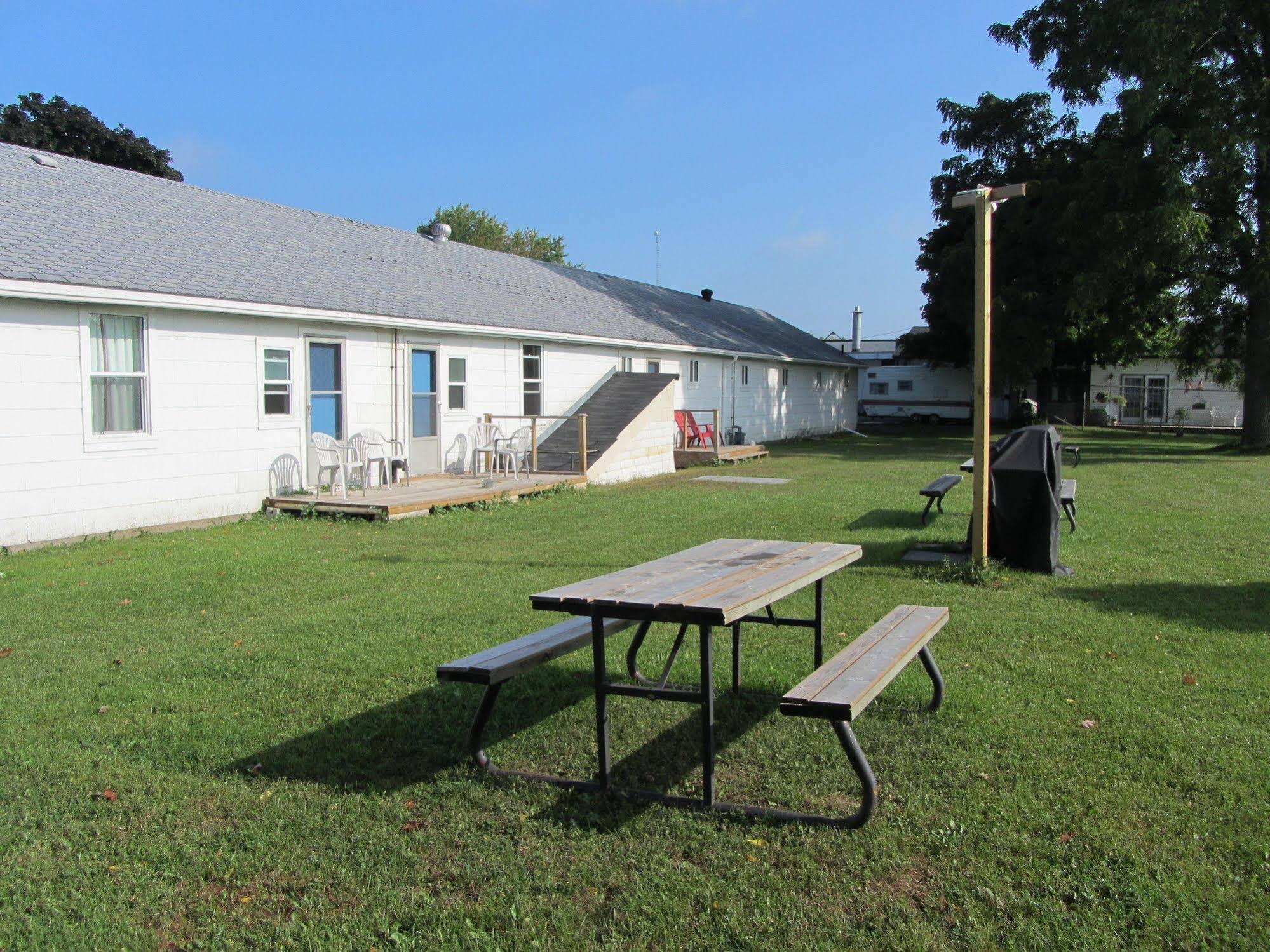 The Maplewood Motel