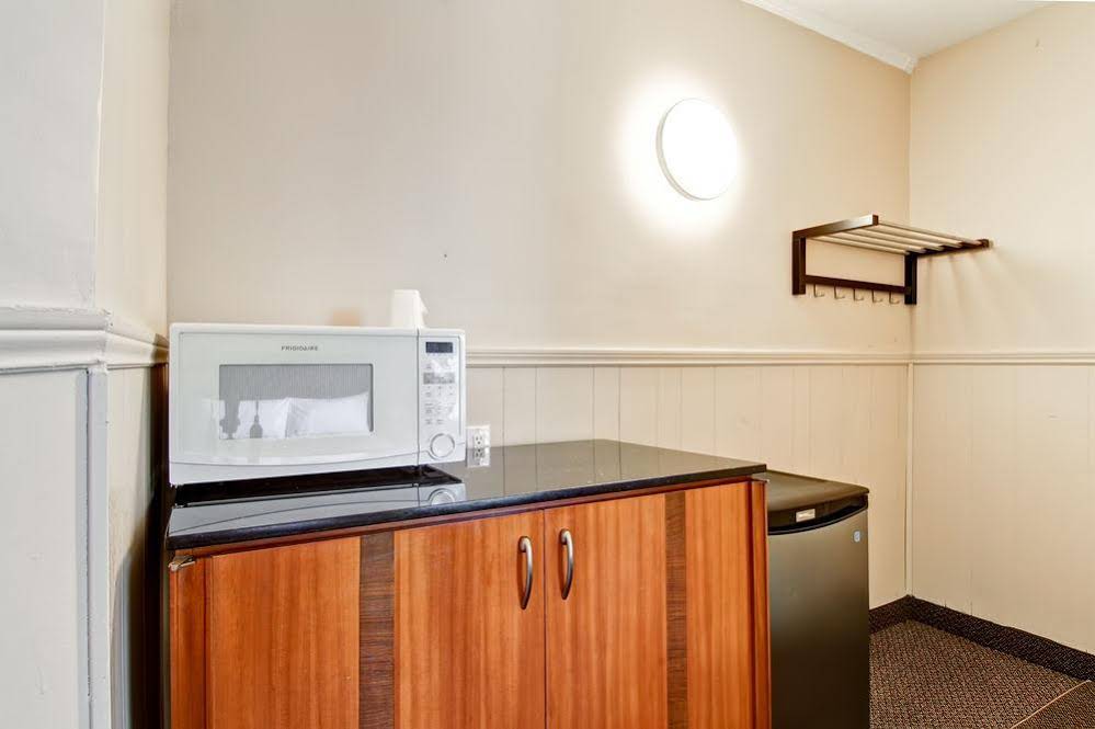 Summit Inn