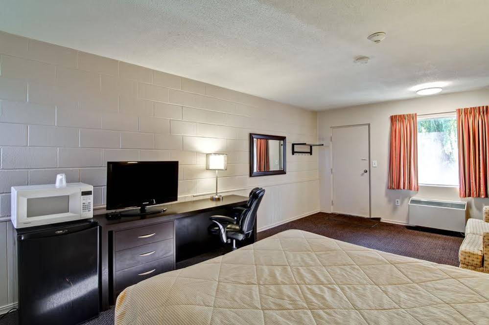 Summit Inn