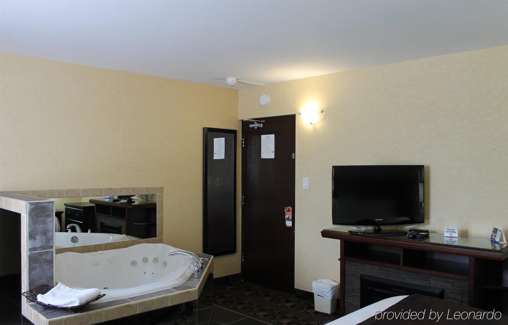 Travelodge by Wyndham Sarnia