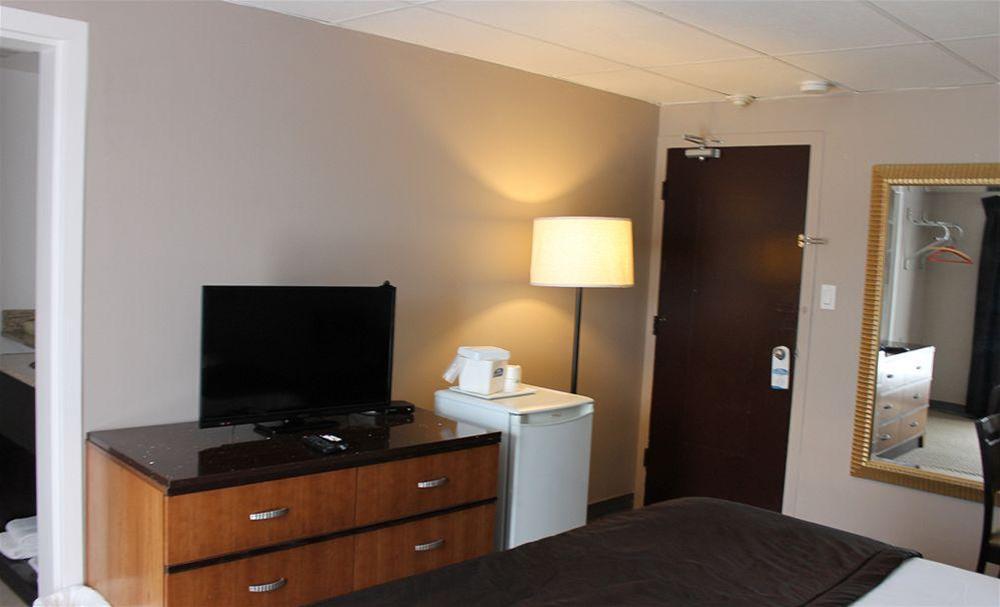 Travelodge by Wyndham Sarnia